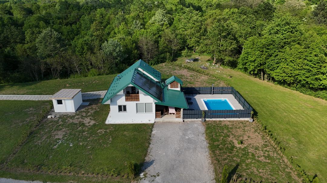 Grmeč Cabin pool